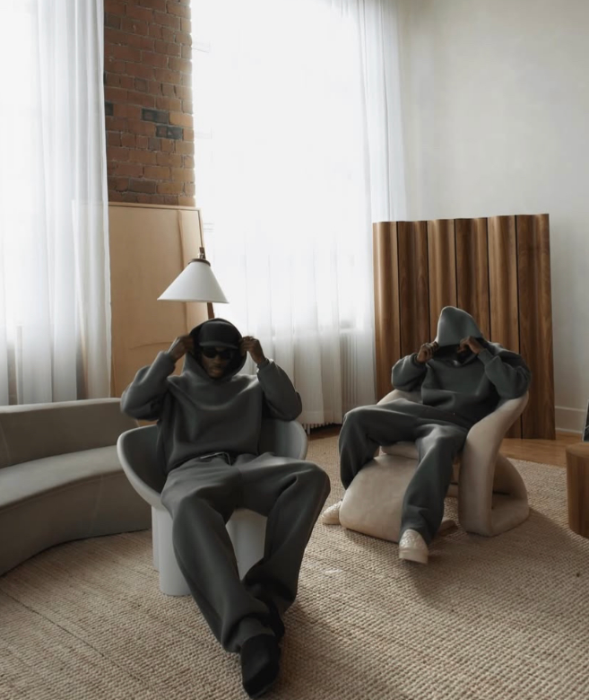 SET MONOCHROME JOGGING & HOODIES