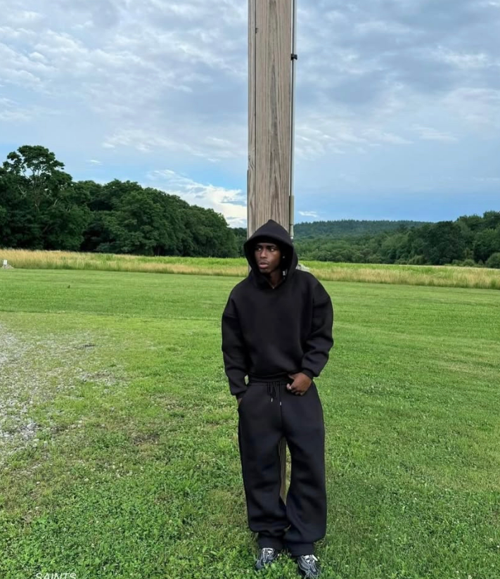 SET MONOCHROME JOGGING & HOODIES