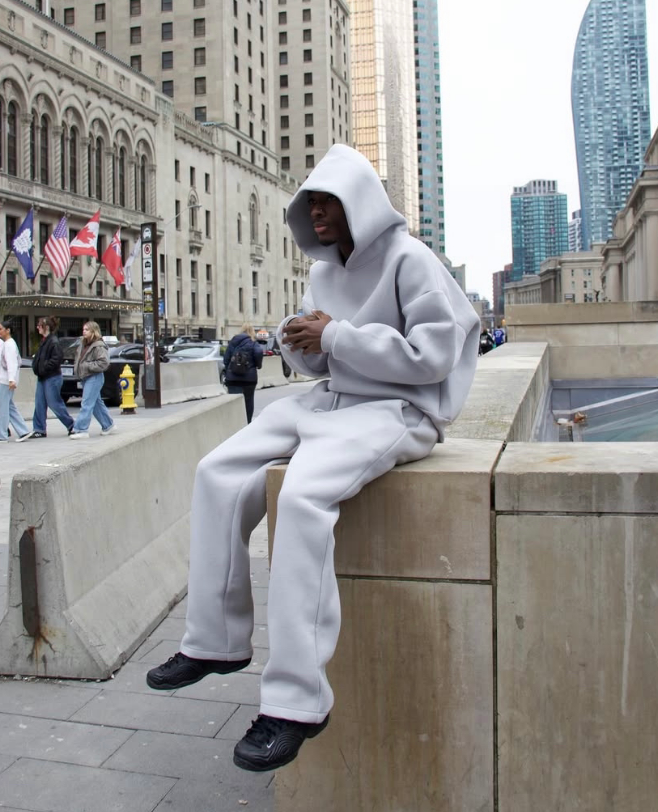 SET MONOCHROME JOGGING & HOODIES