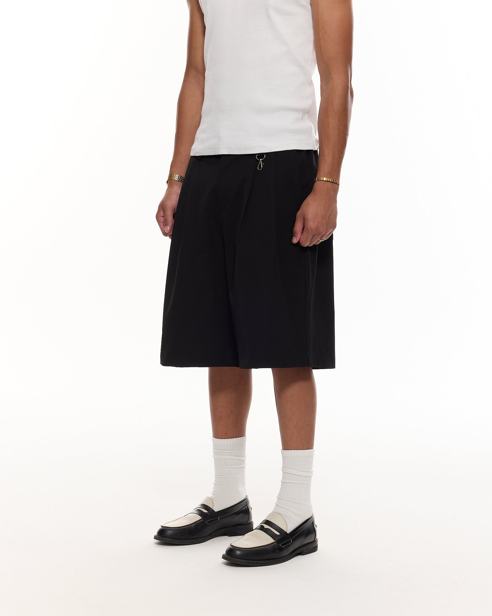 Pleated Straight-Leg Shorts – ZALANA™