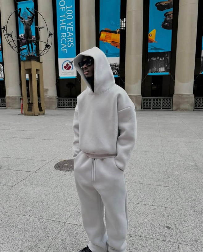 SET MONOCHROME JOGGING & HOODIES